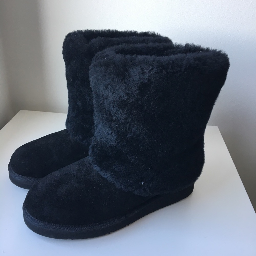 UGGS BLACK BRAND NEW NEVER WORN